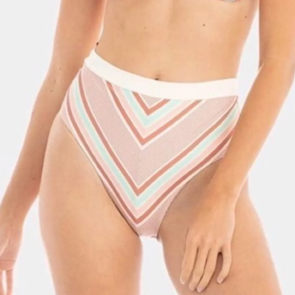NWT Tavik Jude Moderate Waist Bikini Bottom Size‎ Large